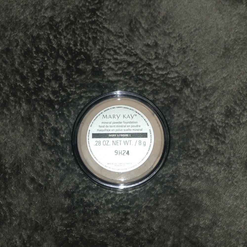 Powder foundation - Picture 2 of 2